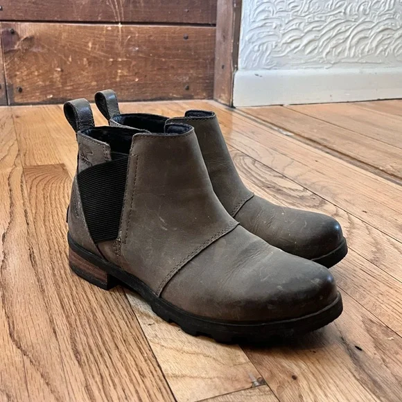 Sorel Boots - Picture 1 of 5